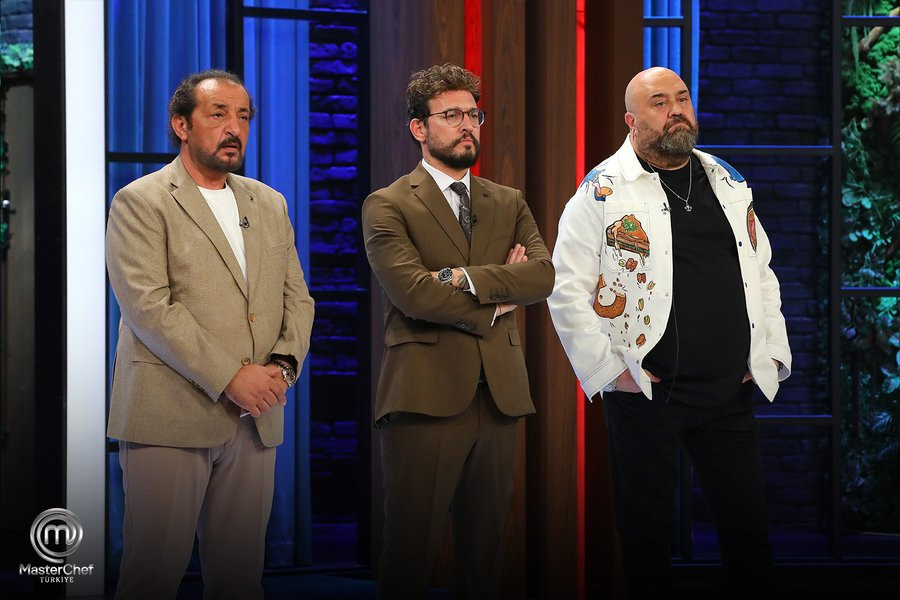 MASTERCHEF ELEME ADAYI KİM OLDU, POTAYA KİM GİTTİ (1. VE 2. ELEME ADAYI) | 13 Kasım 2025-Perşembe MasterChef eleme adayı kim oldu, haftanın 1. dokunulmazlık oyununu hangi takım kazandı İşte retro tabaklar gecesinde MasterChef haftanın eleme adayları
