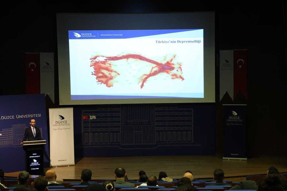 En aktif fay hatlarının üzerinde dedi ve o ilimizi işaret etti