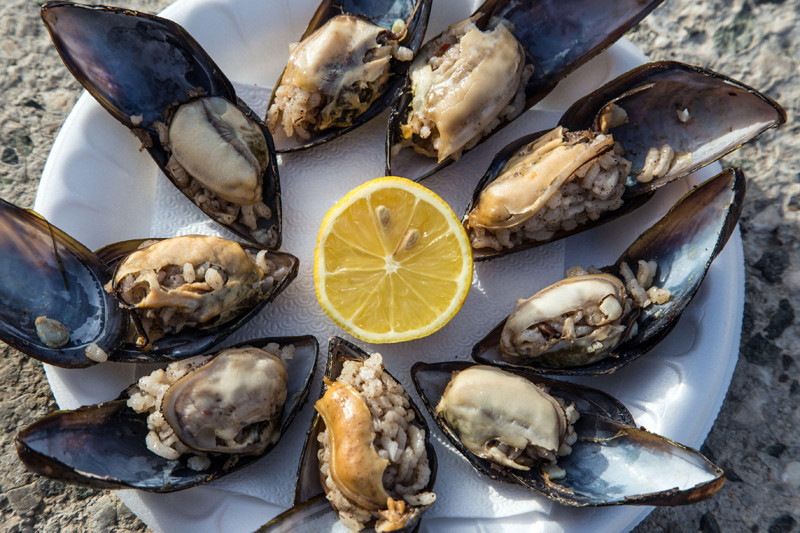 Bir tanesi bile zehirlemek için yeterli Aynı tezgahtan binlerce kişi yedi neden sadece onlar etkilendi Bir tanesi bile zehirlemek için yeterli Aynı tezgahtan binlerce kişi yedi neden sadece onlar etkilendi