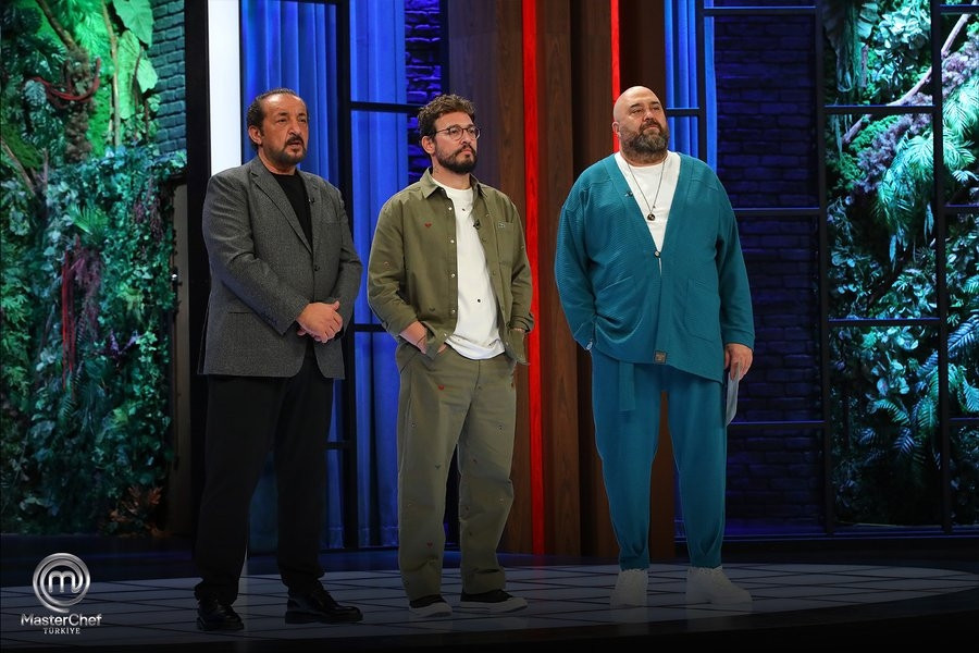 MASTERCHEF 3. VE 4. ELEME ADAYI BELLİ OLDU Dün akşam (14 Kasım) MasterChefte potaya kim gitti, eleme adayları kim oldu, dokunulmazlık oyununu hangi takım kazandı Fatura kaptana kesildi MASTERCHEF 3. VE 4. ELEME ADAYI BELLİ OLDU Dün akşam (14 Kasım) MasterChefte potaya kim gitti, eleme adayları kim oldu, dokunulmazlık oyununu hangi takım kazandı Fatura kaptana kesildi
