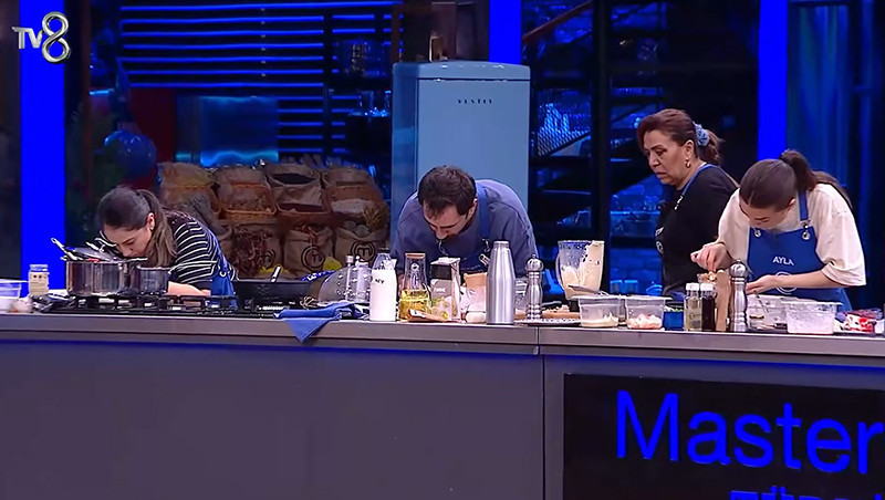 MASTERCHEF 3. VE 4. ELEME ADAYI BELLİ OLDU Dün akşam (14 Kasım) MasterChefte potaya kim gitti, eleme adayları kim oldu, dokunulmazlık oyununu hangi takım kazandı Fatura kaptana kesildi MASTERCHEF 3. VE 4. ELEME ADAYI BELLİ OLDU Dün akşam (14 Kasım) MasterChefte potaya kim gitti, eleme adayları kim oldu, dokunulmazlık oyununu hangi takım kazandı Fatura kaptana kesildi