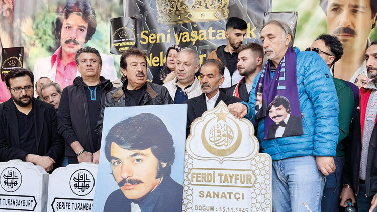 Ferdi Tayfur, 80’inci yaş gününde mezarı başında anıldı