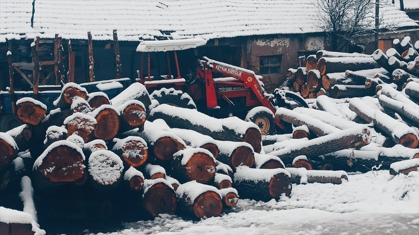 Birçok ilde kar sürprizi Yollar kapandı... Her yer beyaza büründü, hava sıcaklığı sıfırın altına indi Birçok ilde kar sürprizi Yollar kapandı... Her yer beyaza büründü, hava sıcaklığı sıfırın altına indi