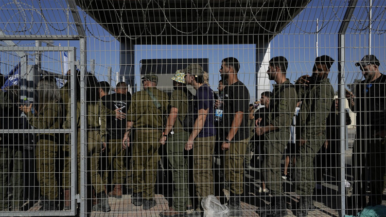 İsrail, soykırım sırasında esir aldığı Filistinlilerin listesini Hamas'a iletti