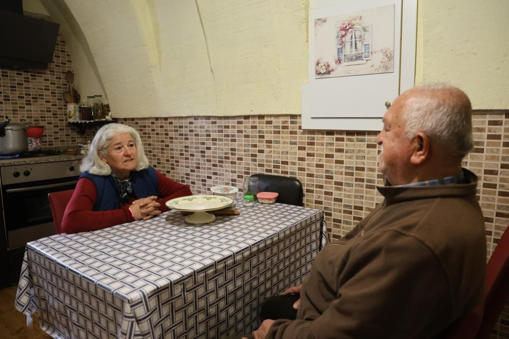 55 yıldır hayatı tersten yaşıyor: Okuma yazma sağdan sola, konuşma sondan başa