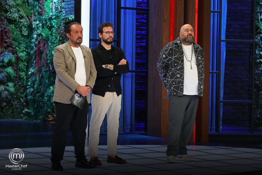 MASTERCHEF ELEME ADAYI KİM OLDU (1. VE 2. ADAY) 17 KASIM 2025 (SON BÖLÜM) | Dün akşam MasterChef potaya kim gitti, 1. dokunulmazlık oyununu hangi takım kazandı İşte MasterChef eleme adayları