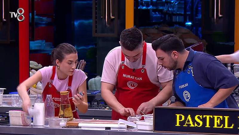 MASTERCHEF ELEME ADAYI KİM OLDU (1. VE 2. ADAY) 17 KASIM 2025 (SON BÖLÜM) | Dün akşam MasterChef potaya kim gitti, 1. dokunulmazlık oyununu hangi takım kazandı İşte MasterChef eleme adayları