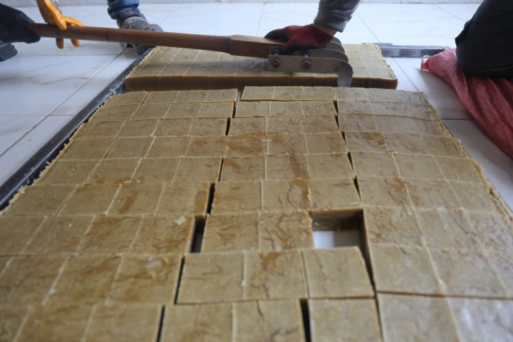 Faydaları saymakla bitmiyor... Binbir emekle üretiyorlar Kilosu 2 bin liraya kadar çıkıyor