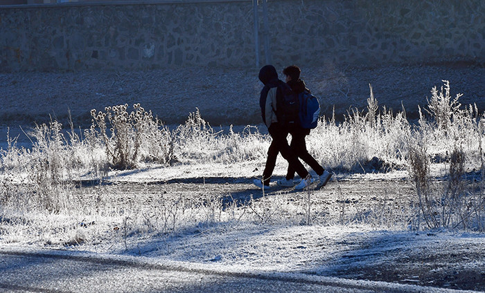 Kar kalınlığı 1 metreyi aştı: Kar küreme çalışmaları devam ediyor