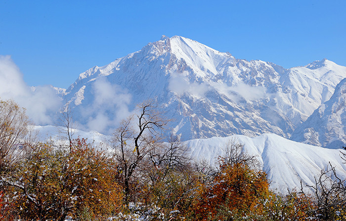 Kar kalınlığı 1 metreyi aştı: Kar küreme çalışmaları devam ediyor