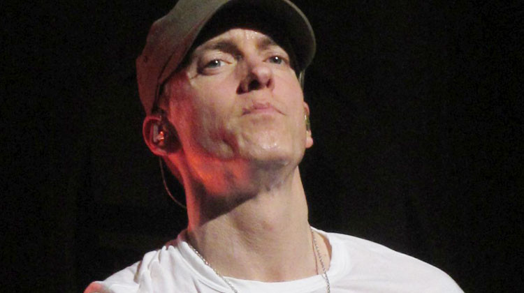 Ünlü rap'çi Eminem, plaj eşyası satan şirkete dava açtı