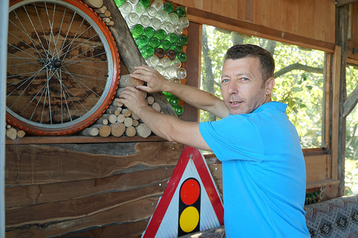  Eski evimizi yıkmak zorunda kaldık