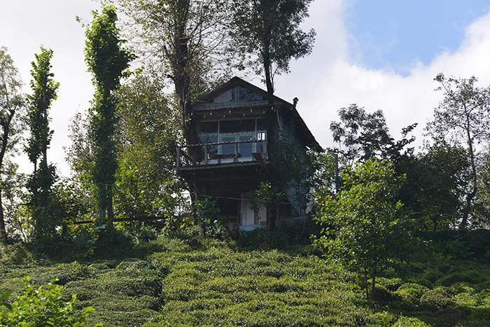  Eski evimizi yıkmak zorunda kaldık