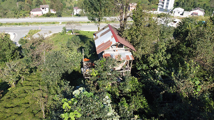  Eski evimizi yıkmak zorunda kaldık