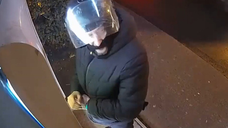 ATM'de hırsızlık anbean kamerada! 39'da yakayı ele verdi