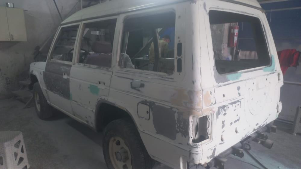 Süper valinin oğlu yolda yürürken gördüğü aracı hemen satın aldı Makam arabası olarak kullanacağım