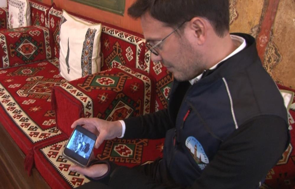 Süper valinin oğlu yolda yürürken gördüğü aracı hemen satın aldı Makam arabası olarak kullanacağım