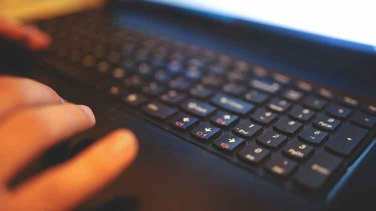 IQ Money'in yasa dışı bahis ve dolandırıcılığa aracılık soruşturmasında 11 zanlı tutuklandı