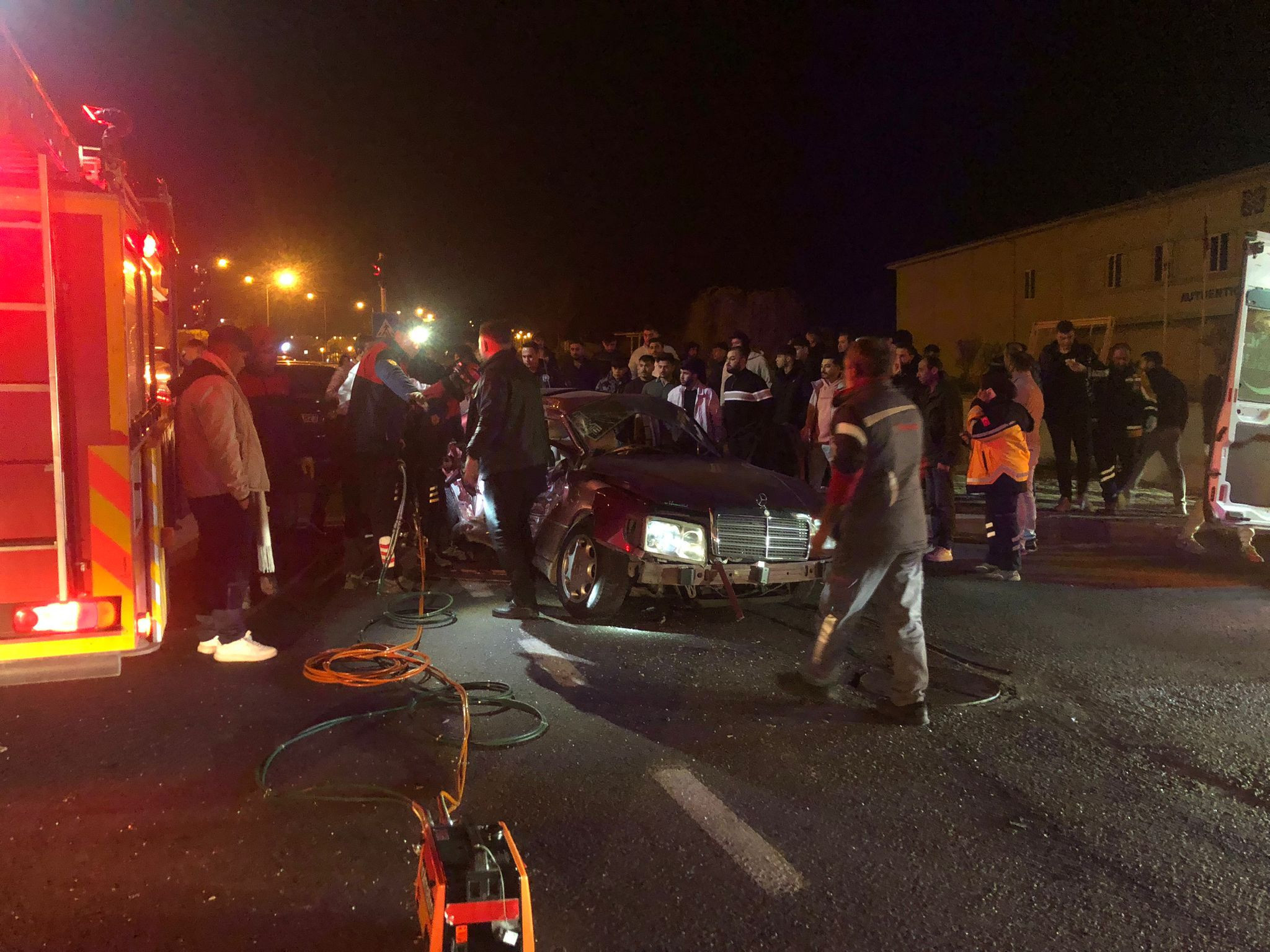 Nevşehir’de tur otobüsü ile otomobil çarpıştı: 2 can kaybı