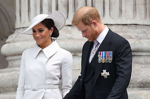 KREDİ KARTIYLA ALIMIŞ MOBİLYALAR VARDI