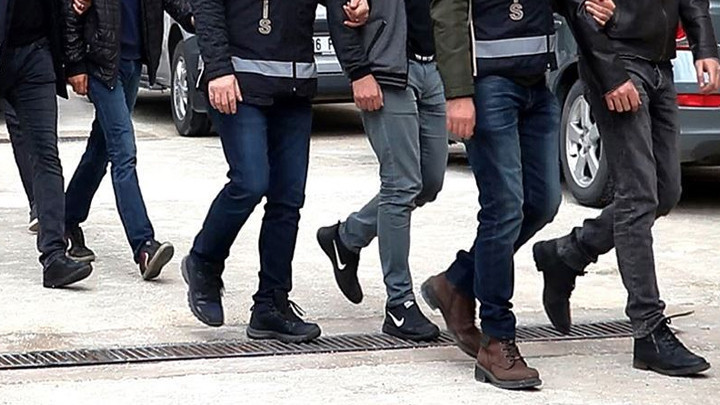 Sarıyer'de sahte satılık ev ilanlarıyla dolandırıcılık yapan 6 şüpheli tutuklandı