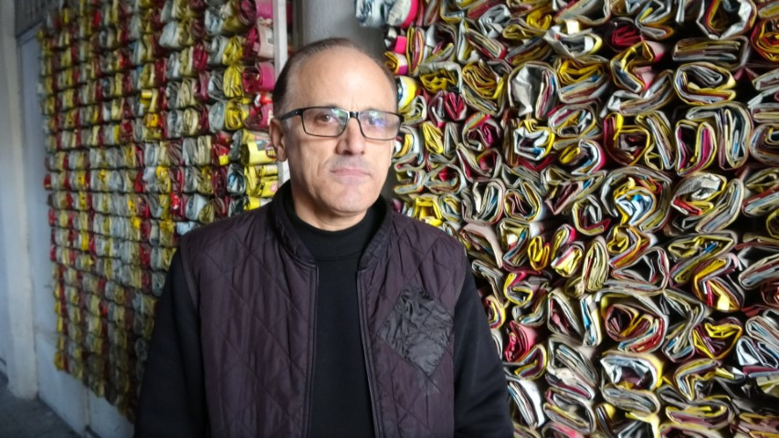 Müşteriler ne tükettiğini bilsin diye paketleri sergiliyor | Satın almak isteyenler oldu ama satmayacağım