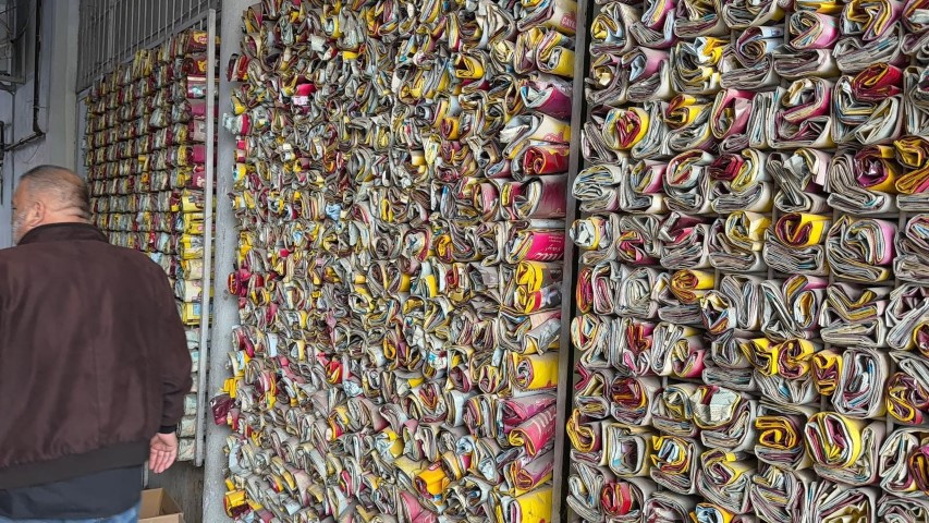 Müşteriler ne tükettiğini bilsin diye paketleri sergiliyor | Satın almak isteyenler oldu ama satmayacağım