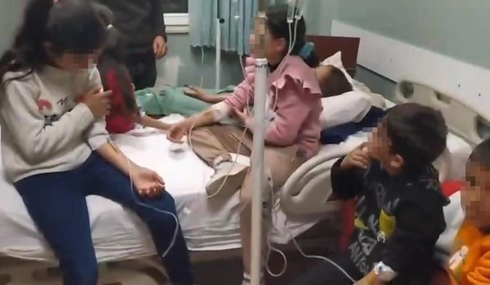 Diyarbakır'da okulda yedikleri yemek sonrası rahatsızlanan öğrenciler hastanelik oldu