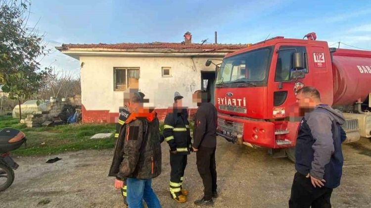 Uyudukları sırada diri diri yaktı: 1 ölü, 1 yaralı