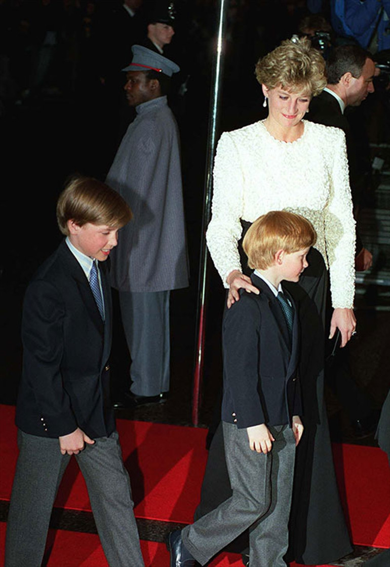 Annesini televizyonda görünce hayatının en büyük şokunu yaşadı… O acıyı yıllardır içinde taşıyor
