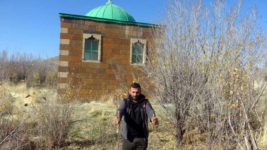  Altın bulmak için talan edip insan kemiklerini çıkardılar