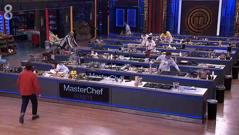 MASTERCHEFTE İKİNCİ CEKETİN SAHİBİ BELLİ OLDU 1 ARALIK 2025 PAZARTESİ | Dün akşam MasterChef son bölümde ceketi kim giydi En yüksek puanı kim aldı Sezer ve Sümeyye arasında nefes kesen puan mücadelesi