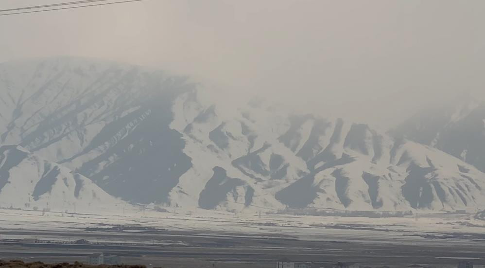 Lapa lapa kar yağışı başladı: Evler kısa sürede beyaza büründü