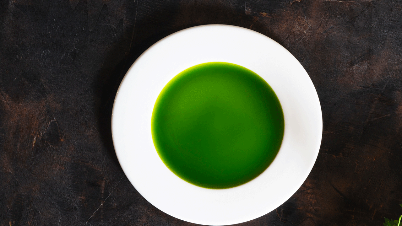 Yeşil yağ nasıl yapılır Ispanaklı yeşil yağ tarifi ve püf noktaları