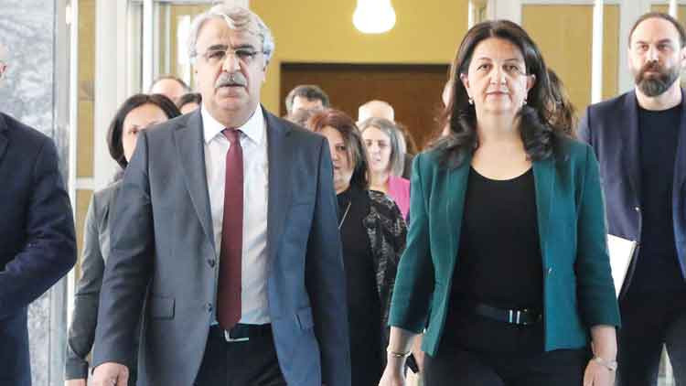 DEM Parti’den Özel’e Stockholm sendromu yanıtı