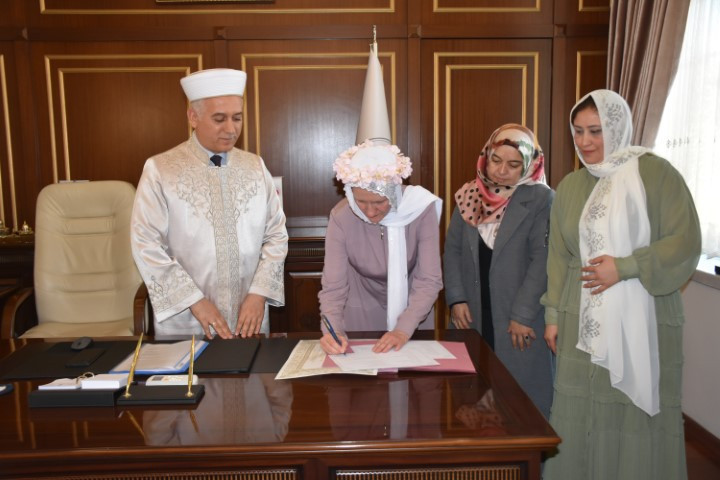  Müslüman oldu, ismini değiştirdi