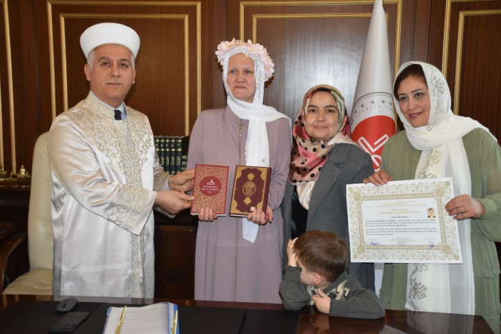  Müslüman oldu, ismini değiştirdi