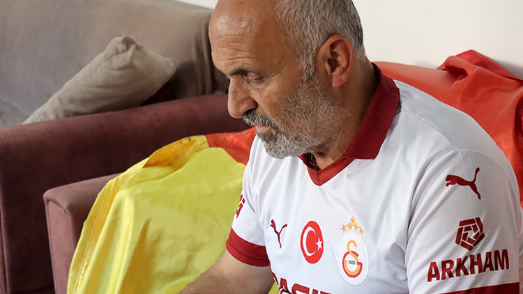 Galatasaray taraftarı adamın ilginç evi! Sokaktan geçenler fotoğrafını çekiyor