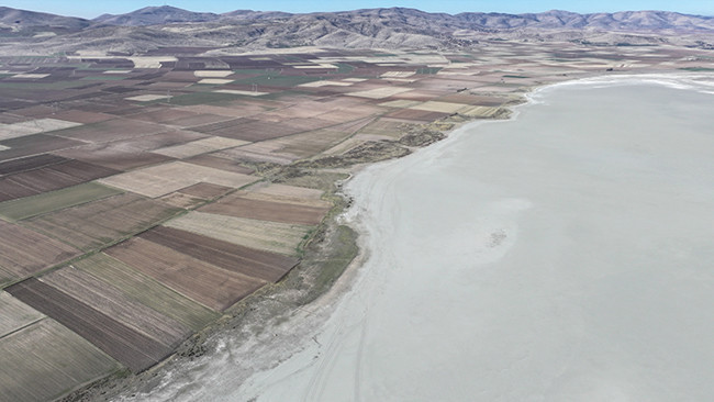 Uydu görüntüleri incelendi: 40 yılda yüzde 94 kayıp Yüzeyde daralmalar başladı