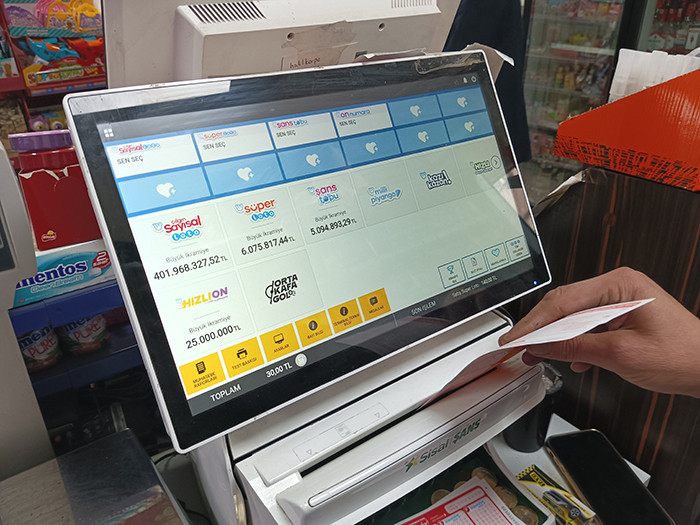 Süper Lotonun büyük ikramiyesi sahibini buldu 150 milyonluk dev ikramiyenin çıktığı il belli oldu: Cebimizdeki kuponlara heyecanla baktık