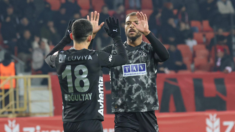 Mounie coştu, Alanyaspor 5 golle kupada gruplara kaldı!