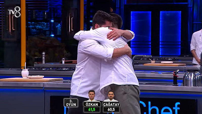 MASTERCHEFTE İLK FİNALİST BELLİ OLDU Dün akşam (4 Aralık Perşembe) MasterChefte finale kim kaldı, kim elendi, ilk finalist kim oldu Çağatay mı, Özkan mı kazandı Büyük finale geri sayım MASTERCHEFTE İLK FİNALİST BELLİ OLDU Dün akşam (4 Aralık Perşembe) MasterChefte finale kim kaldı, kim elendi, ilk finalist kim oldu Çağatay mı, Özkan mı kazandı Büyük finale geri sayım