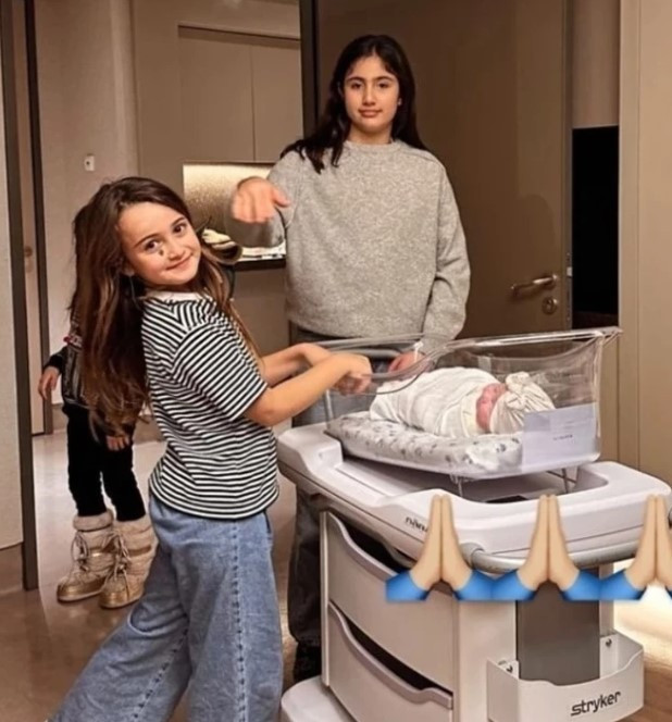 Doğumhane kapısında gözyaşlarıyla beklemiş: Verilmiş en güzel kararımızsın çocuk