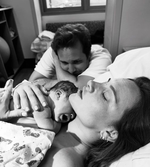 Doğumhane kapısında gözyaşlarıyla beklemiş: Verilmiş en güzel kararımızsın çocuk