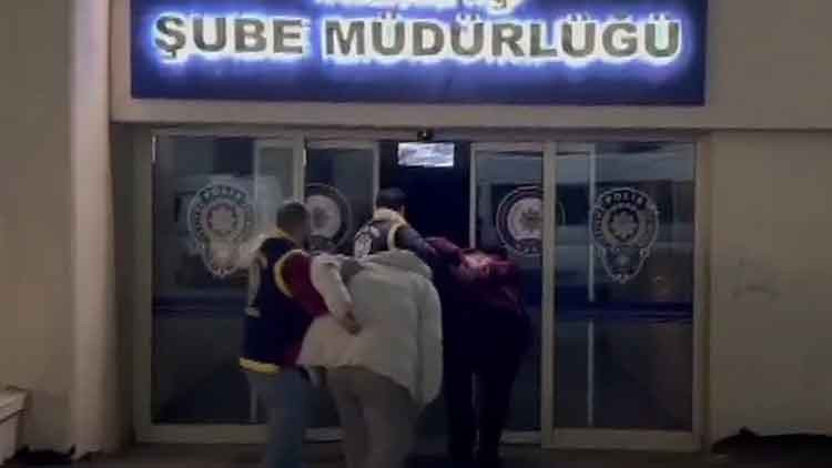 Eve çağırdıkları 1 kişiyi gasbeden sevgililer tutuklandı