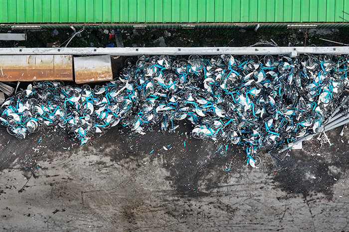 Kırılarak hurda haline getirildi Kırılarak hurda haline getirildi