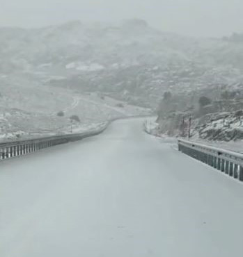 Etkisi arttı, her yer beyaza büründü Etkisi arttı, her yer beyaza büründü
