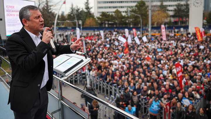 CHP lideri Özel: Meclis meydanlardır