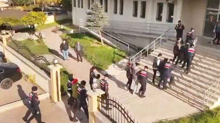 Katalogdan ‘yabancı gelin’ tuzağı: Takıları da alıp kaçtılar