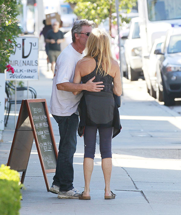 80 yaşında hala genç kız gibi… Böyle seven hiç yaşlanır mı